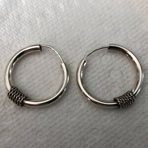 Vintage Silver 925 Stamped Continuous Hoop Earrings w Rope Detail Size OS